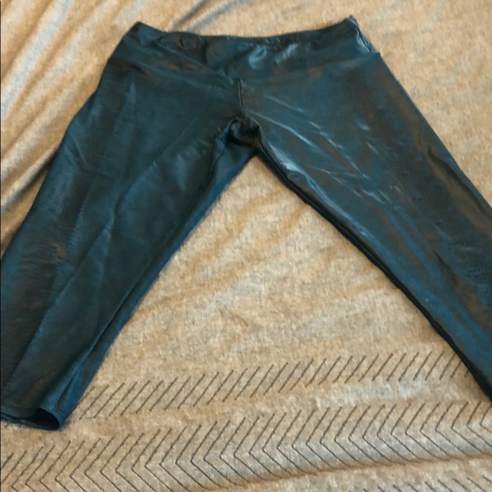 Onzie yoga capri